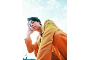 Yuki Inoue Instagram - ・
1st写真集「いま」
本日発売です

今のこの瞬間の自分を
ありのままお見せできたらいいなという思いからタイトルをそのまま「いま」にしました
出来上がった写真を見ると自分でも新たな発見の連続で
これを見られるのか！と、少し恥ずかしい部分もあったりする面白くて見応えのある作品が出来たのではないかなと思っています
本日から1人でも多くの方にこの「いま」が届いていくのが心から楽しみです
写真の2、3枚目はパネル展の店舗のどこかにある写真ですので見つけてみてください

そして先日沢山の媒体さんにご取材頂きました
今日から続々と配信や発売がされます
ストーリーズでお知らせしていきますので是非チェックしてください〜！
