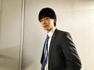 Yuki Inoue Instagram - ・
「unknown」第7話
このあと21時〜放送です

今夜も是非お願いします！