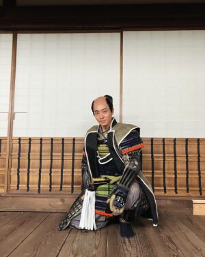 Yuki Inoue Instagram - ・
「どうする家康」最終回
この後20時〜
いよいよだ、1人でも多くの方に届いてほしいです。
殿に最後まで仕えます。
よろしくお願いします。

クランクアップ後に
父・本多正信殿と写真を撮っていただきました。
親子写真です。

#どうする家康
#松山ケンイチ さん
#本多正信
#本多正純