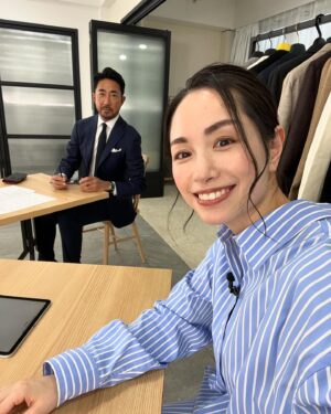 Yuki Terada Instagram - 昨日、発表させていただきました。

9年半に渡ってMCを務めてきました、
YouTubeメンズファッション番組『B.R.channel』

6月の配信を最後に、
卒業することになりました！！！！！🙇‍♂️✨

@brshop.jp 
@b.r.online 

番組開始から約3年ほどが経過した時、
プロデューサー兼社長に、こんなことを言われました。

『有希ちゃんを起用した理由、ダサかったからなんだよね』

と。
おーーーーーーーーい！！！！！！！笑

それまで私には、
「モデルさんとは空気が違う人がよかった」
とかなんとか言ってたじゃないか！！

とまあ、そんなこんなで、
私が起用された1番の理由は『ダサかったから』だったのでした(笑)

でも、それって本当のことで。
この番組と出会うまでの私は、本当にダサかったと思う。
まあ今も、オシャレだとは思えてないけど。
そんな自分でも思うほど、ダサかったんです。

「服なんて、着れればいい」

そう思っていた。
服で何かが変わるなんて、信じてなかった。

でも番組と出会って、
メンズファッションではあるけど、
ファッションのことをたくさん勉強して。

9年半たった今、
ファッションがすごく楽しいと思えるようになったんです。
そして何より、
ファッションを楽しむことによって、
日々が楽しくなった！と思うようにまでなった。

服って、すごい。
ファッションの魔力って、本当にすごい。

MCとしてお仕事を続けさせてもらえたことだけじゃなく、
ファッションの楽しさ、
ファッションの魅力を、
知ることができたということが、
BRに対する1番の感謝かもしれません。

これからも、BRは続きます！

新たな風が吹いたBRは、
きっとより面白くなって行くと思います！

引き続きご覧いただけると嬉しいです。
今度は視聴者として、
私もBRでさらにファッションを学びます☺️☺️

ダサいわたし。
MCとしてもポンコツなわたし。

受け入れて下さったみなさま。
楽しい！と動画を見続けて下さったみなさま。

本当にありがとうございました！！！！！🙏✨

6月まで動画には出演しています☺️☺️
ぜひ、最後まで応援よろしくお願いします！

干場さんとの掛け合いも、
ぜひ最後までお楽しみ下さい🤣🤣👍
(2本目の動画もぜひ見てね!)

#mensfashion #brchannel #卒業 #今までありがとう