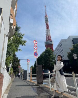 Yuki Terada Instagram - 発表から、10日ほどが経ちました🙈💍✨

皆さま、改めまして、、
たくさんのお祝いのお言葉。

本当にありがとうございました！！！😭✨

たっくさんのお祝いメッセージをいただけたことで、
私は日々、こんなにたくさんの方に
支えていただけているんだなと。
身が引き締まりました。

結婚から10日ほどがたっても、
正直、あまり実感が湧いていないけど🤔

これからどんどん、
実感は湧いてくるものなのでしょうか？

もっともっと、精進していかねば✊✨

#東京タワー #結婚しました #ありがとう #フリーランス #フリーランス女子 #寺田有希 #teradayuki