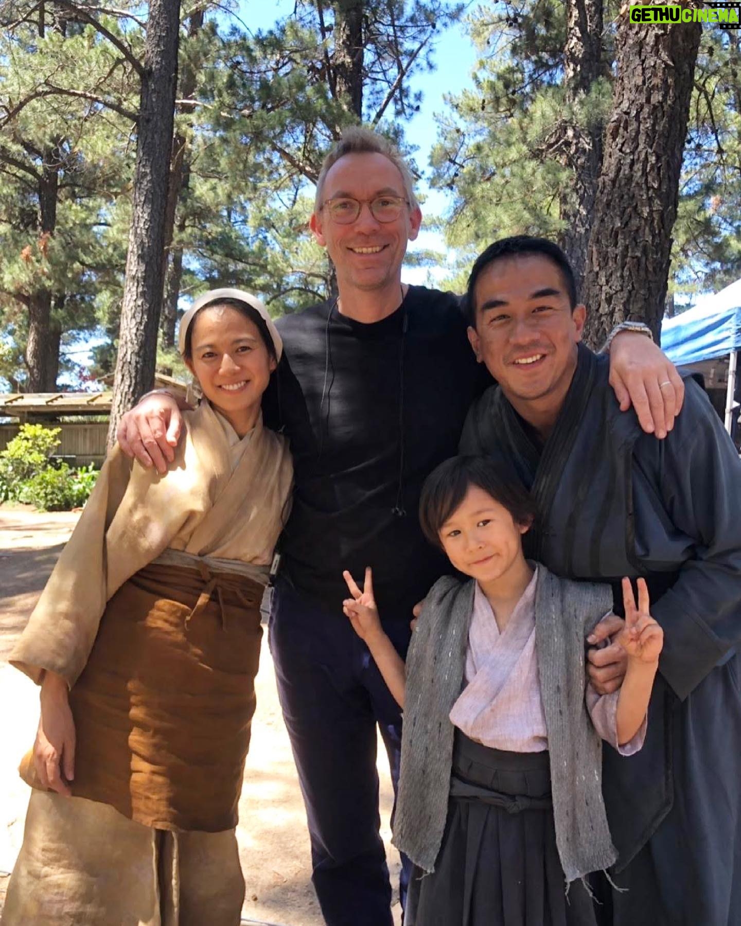 Yukiko Shinohara - 4K Likes - #mortalkombat has been released in the US and you can stream it at home on HBO Max!
This photo was taken when I finished shooting with the director of the film, @simonmcquoid , wonderful Co-actor @joe_taslim , Ren Miyagawa who made a awesome debut as an actor in this film.
And last but not least, #hiroyukisanada (I was his wife in this film) whom I respect and adore and I can't thank him enough for his support while shooting this amazing film in Adelaide, Australia.
I’ll forever treasure that I was involved with “Mortal Kombat”. Thank you!
モータルコンバットがアメリカでついに公開されており、HBOでもストリーミング配信されてます。
監督のサイモンと、素晴らしい役者ジョータスリム、堂々たるデビューを飾ったレン君と、クランクアップした時に撮った写真。
夫役の真田広之さんにも感謝と尊敬の気持ちでいっぱいです。
モータルコンバットは私にとって宝物の作品になりました。ありがとうございました!#adelaide #mortalkombatmovie #joetaslim #simonmcquoid #yukikoshinohara #scorpionswife
