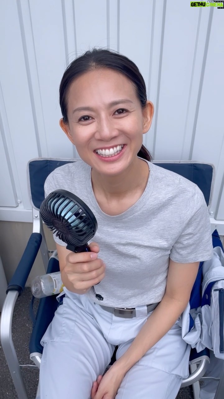Yukiko Shinohara - 6.5K Likes - (マネージャー投稿🕺🏻)
カメラを向けると必ず何かしてくれる女優〜篠原ゆき子〜
そんな#篠原ゆき子 出演の#ガラパゴス #nhkbsプレミアム で2月6日、2月13日(2週連続放送)21時から放送されます!!篠原のメインは13日ですが、とっても面白いので、是非是非今夜からご覧くださいませ!よろしくお願い致します!🙇♀️
#nhk #ドラマ #一発芸 #じゃあちょっとお願いします #なんかすいませんでした