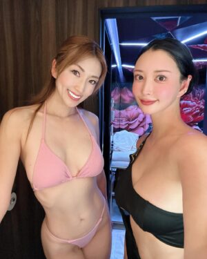 Yûko Shôji Instagram - @thespatokyo でオイルマッサージ受けてサウナ入って火鍋というスペシャルコース❣️
サウナ大好きのらんちゃんと😍
ここのお部屋はサウナ、マッサージ、カラオケと出来ちゃうから何時間でもいたくなる🥺
前回はサウナ後に
@yakiniku.9 で焼肉を食べましたが、今回は裏メニューの火鍋‼️薬膳の種類たくさんで身体がポカポカになりました✨
めちゃくちゃ私好みの火鍋だったんで大会終わったらまた行きたいなぁ☺️
#サウナ#サウナイキタイ #サウナ女子 #サウナ好きな人と繋がりたい #オイルマッサージ#西麻布#火鍋#薬膳#西麻布グルメ