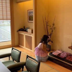 Yûko Shôji Instagram - 母の日にプレゼント渡せてなかったので近場で温泉旅行♨️
@manyo_toyosu 豊洲の万葉倶楽部へ✨☺️
娘も一緒に親子3人女子旅楽しかったぁ🥰
3人で大浴場行ったり部屋風呂も箱根の温泉と同じらしく
気持ちよくて何回も入りました^_^
そしてアートメイクしたからずっとスッピンでいたよー笑
@kinshicho.beautyclinic 錦糸町ビューティークリニックの眉毛アートめちゃくちゃオススメ✨
凄く上手で、母も私のみてやることに！笑
全く痛くないしやって本当に良かった^_^
朝、眉毛描くのに時間かかってたから超楽ちん🌟
#豊洲万葉倶楽部#親子旅#温泉#アートメイク#アートメイク眉 #眉毛