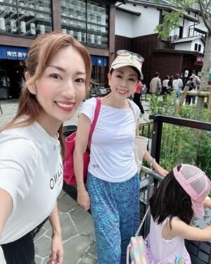 Yûko Shôji Instagram - 母の日にプレゼント渡せてなかったので近場で温泉旅行♨️
@manyo_toyosu 豊洲の万葉倶楽部へ✨☺️
娘も一緒に親子3人女子旅楽しかったぁ🥰
3人で大浴場行ったり部屋風呂も箱根の温泉と同じらしく
気持ちよくて何回も入りました^_^
そしてアートメイクしたからずっとスッピンでいたよー笑
@kinshicho.beautyclinic 錦糸町ビューティークリニックの眉毛アートめちゃくちゃオススメ✨
凄く上手で、母も私のみてやることに！笑
全く痛くないしやって本当に良かった^_^
朝、眉毛描くのに時間かかってたから超楽ちん🌟
#豊洲万葉倶楽部#親子旅#温泉#アートメイク#アートメイク眉 #眉毛