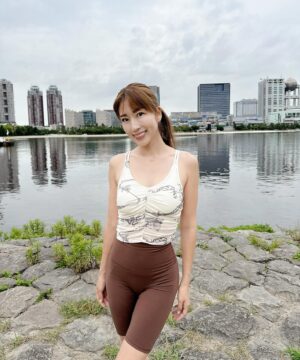 Yûko Shôji Instagram - ベストボディジャパン神戸大会まであと2週間！！
という事で雨の日以外毎朝ジョギングかウォーキングしてます✨この日は母も誘って2人で1時間以上早歩きしたよぉ✨☺️
私が着てるヨガウェアは
@yomoment_official ヨモの新作だよぉ❣️
私のクーポンコード
YUKO0222を入れたら20%OFFで購入出来ます🌟

そして6/21(金)0時~
夏日特集MAX60%OFF  ベストセラー MAX70%OFF  新作40%OFFになるそうです✨

#yomoment#ヨガウェア#ランニング#ジョギング#ウォーキング#有酸素運動#ベストボディジャパン