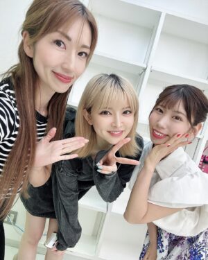 Yûko Shôji Instagram - ベストボディジャパン公式レッスンへ✨
@chanyui_bbj 2年連続日本一のゆい先生の個人レッスンで規定ポーズを修正してもらい、
@yoshimi_kanehara よしみ先生と
@38one_and_million みやこ先生にウォーキングとフリーポーズを教えて頂きました♪
ウォーキングが苦手なのでもっと練習しなきゃだ！！
ガールズクラスのもえちゃんやあきらちゃんにも会えて嬉しかった😆
あと3日後‼️応援に来てくれる友達がどんどん増えて15人くらい来てくれるからいいとこ見せたい🥺
もう前売りチケットは売ってないけど、当日券もあるみたいだから神戸文化ホールに応援来れる方は来てくださいね❣️
そして終わったらお寿司食べたい🍣笑
#ベストボディジャパン#ベストボディジャパンへの道 #ベストボディジャパン公式レッスン #ボディメイク#神戸大会#あと3日