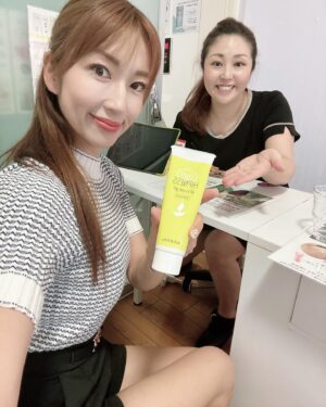 Yûko Shôji Instagram - @bijiri_kenkyujo 美尻研究所でヒップアップ❣️
筋トレでは届かない箇所にEMSをあてお尻を鍛えてからのキャビテーションで更に引き上げて、最後はお尻と背中にパックもしてもらった✨
毎日お風呂上がりにお尻専用ジェルを塗ってるからお尻ツルツルになってきてうれちぃ🥺
8枚目の写真に商品タグ付けてるよ☺️

最後の写真は予選ウェアでバックポーズ！！笑

#お尻#尻トレ #お尻エステ#麻布十番#美尻研究所#桃尻