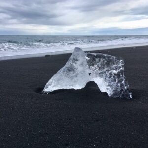 Yuliya Prolygina Instagram - Зима в Исландии не лютая (до -6), зато лето удалось.