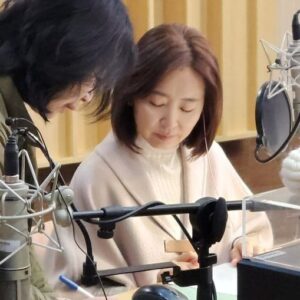Yun Yoo-sun Instagram - 1년가량 
가정음악과 함께 할 수 있어서 
행복했습니다🥰
가정음악을 만나지 않았더라면..
느끼지 못 했을 ,배우지 못 했을
많은것들을 마음에 담았습니다

듣고 싶은 음악도
읽고 싶은 책도
가고싶는 곳도 많아졌구요

무엇보다 넘치는 사랑받아
마음이 가득 채워졌습니다
많이 감사합니다
행복했습니다
🥰🥰🥰
#윤유선의가정음악
#김경미작가님
#정유라피디님
#유정우선생님
#기술감독님
#이동우부장님
#무엇보다
#가족같은맘으로
#아껴주신
#애청자분들
#감사드리고
#사랑합니다
#❤️❤️❤️❤️
#신윤주의가정음악도
#아껴주세요🙏🏻 
#당신의매일매일이
#아름답게펼쳐지길🙏