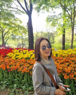 Yun Yoo-sun Instagram - 지난 봄 어느날~