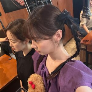 Yun Yoo-sun Instagram - #미녀와순정남
#mz사진따라잡기 
#아무나 #못함 #ㅋㅋㅋ
#우린흉내도못냄ㅎㅎ
#주말밤#본방사수