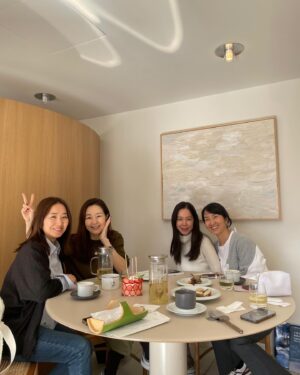 Yun Yoo-sun Instagram - 올한해 행복했던 시간을 기억해봅니다~