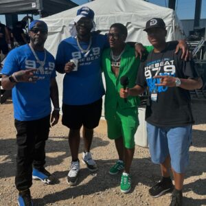 Yung Joc Instagram - Whole lotta motion @bobbyvshow and @joclive shut it down at #tacosandtequiladfw #979thebeat 🔥