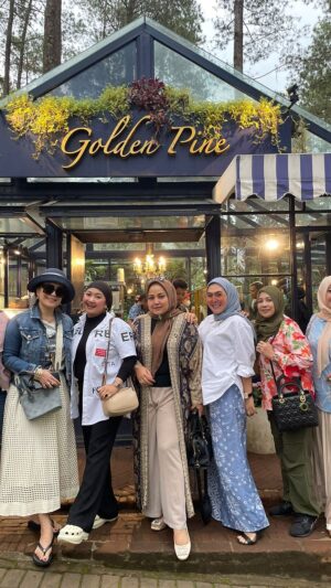 Yuni Sulistyowati Instagram - Maafkan aku menginggalkanmu.. @nurika_andriani79