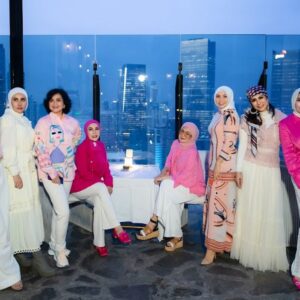 Yuni Sulistyowati Instagram - Anything is possible when you have the right people there to support you…
.
.
#lol