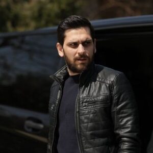Yunus Emre Terzioğlu Instagram - Bir hikayenin daha sonuna geldik.

Uzun bir aradan sonra bana bu fırsatı veren herkese çook teşekkür ederim.

34-Haşmet’i ilk günden beri bana emanet eden ve verdiğim her kararda arkamda duran @mcagataytosun @filisa @nunucan  @bkmonline çok teşekkür ederim. 

@rabiasultanduzenli @hazalerdal Ramoyu hayatıma kattığınız ve güzel anılar yaşama fırsatı sunduğunuz için çok teşekkür ederim.

Tüm ekibe sonsuz sevgi ve saygı ile... 

Başka bir hikayede görüşmek üzere...

#ramo 
#final