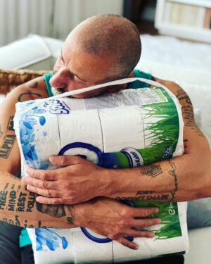 Yunus Günçe Instagram - Tuvalet kağıdına   zam🥲
@isikselin