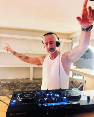 Yunus Günçe Instagram - Kafasına Kafasına Records iftiharla sunar🕺
📸 @isikselin @gamze_lim.official @lim__production @aysegul_saylan_