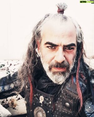 Yurdaer Okur Instagram - Geçen sezon, severek rol aldığım "Kuruluş Osman"  dizisinden hikaye gereği ayrılmak zorunda kaldım; izleyicilerimize,emeği geçen tūm çalışma arkadaşlarıma, @bozdagfilm 'e teşekkūr eder,yeni sezonda başarılar dilerim.
#Balgay sevdi sizi :)

Last season, I had to leave the tv drama "Kurulus Osman", which I fondly acted in. I would like to thank our viewers, all my colleagues, @bozdagfilm and wish them success in the new season.
@atvturkiye
@kurulusosman @bozdagfilm @metingunay