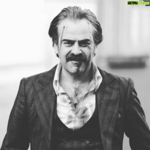 Yurdaer Okur Instagram - #tbt #karadayı #backstage photo by @sinasiserce #cancağızım #savcıturgut admittedly my fovorite