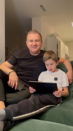 Yurii Horbunov Instagram - Новий Samsung Galaxy Tab A9  - планшет, створений для незабутніх вражень!

- Планшет Galaxy Tab A9  надзвичайно популярний серед молоді, студентів і дітей. Завдяки діагоналі 11 дюймів, ви можете насолоджуватися улюбленими фільмами, серіалами, іграми та іншими застосунками на великому екрані.
- Неперевершена продуктивність і швидкість. Завдяки великому обсягу пам’яті, планшет має достатньо місця, щоб зберігати не тільки документи, але й фото, відео, музику тощо.

- Твій Galaxy – твої можливості. Планшети Galaxy Tab A9  - це безперебійний зв’язок між пристроями Samsung Galaxy та передача файлів, завдяки функції Quick Share.
І найголовніше для мене, як для тата, функція Samsung Kids.
Samsung Kids дозволяє дітям безпечно досліджувати цифровий світ. За допомогою простого процесу налаштування, ми, батьки, отримуємо всю інформацію про те, що діти можуть робити в інтернеті. 
Крім того, Samsung Galaxy пропонує цікавий та захопливий контент, завдяки можливостям Edutainment.

Samsung Galaxy Tab A9  - дивовижа😊

#GalaxyTabA9  #Galaxy #GalaxyTab