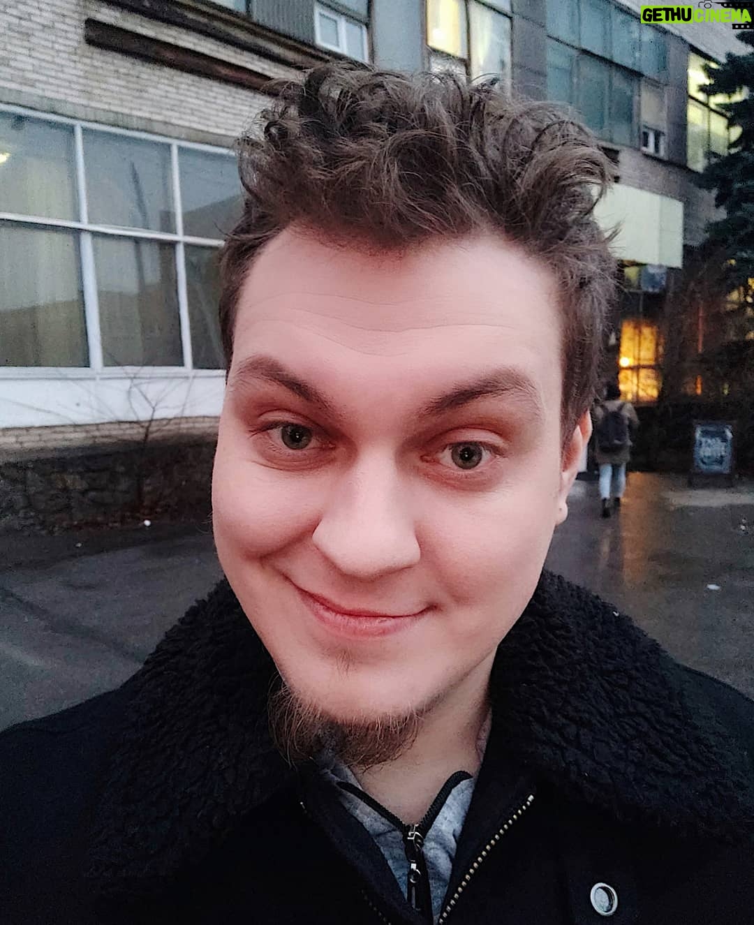 Yuriy Khovanskiy - 41K Likes - Ну че там, пацанва, все чикибамбони?