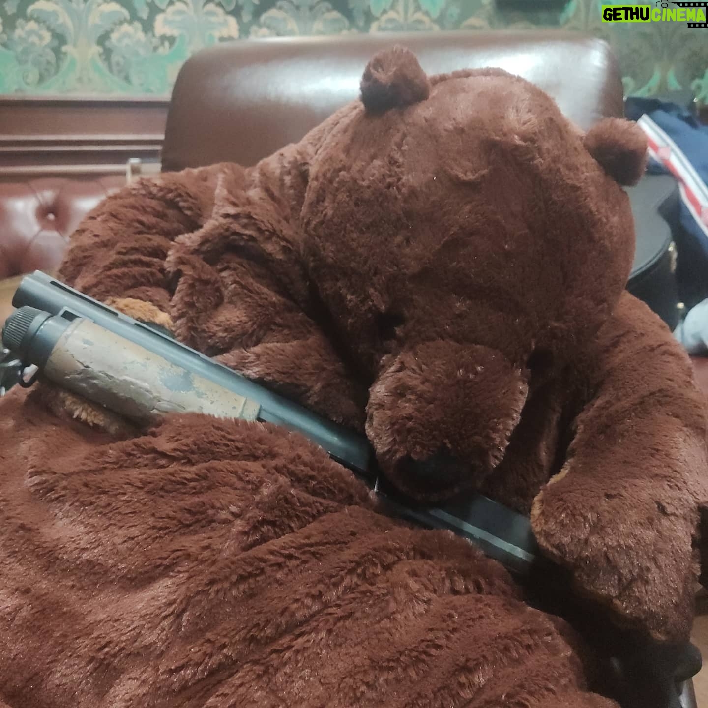 Yuriy Khovanskiy - 32.8K Likes - - Мистер Хованский?
- Эээ... Да.
- Мистер Медвед передаёт вам превед!