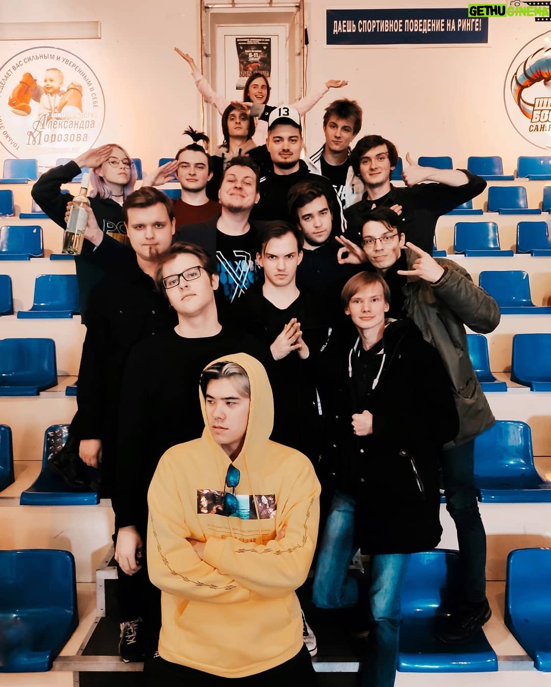 Yuriy Khovanskiy - 34.2K Likes - Даёшь спортивное поведение на ринге! Начал отмечать братву, но почти сразу заебался.