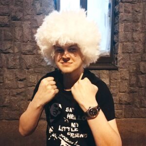 Yuriy Khovanskiy Instagram - Хабиб - чемпион! Теперь буду смотреть его бои только в фирменной папахе.