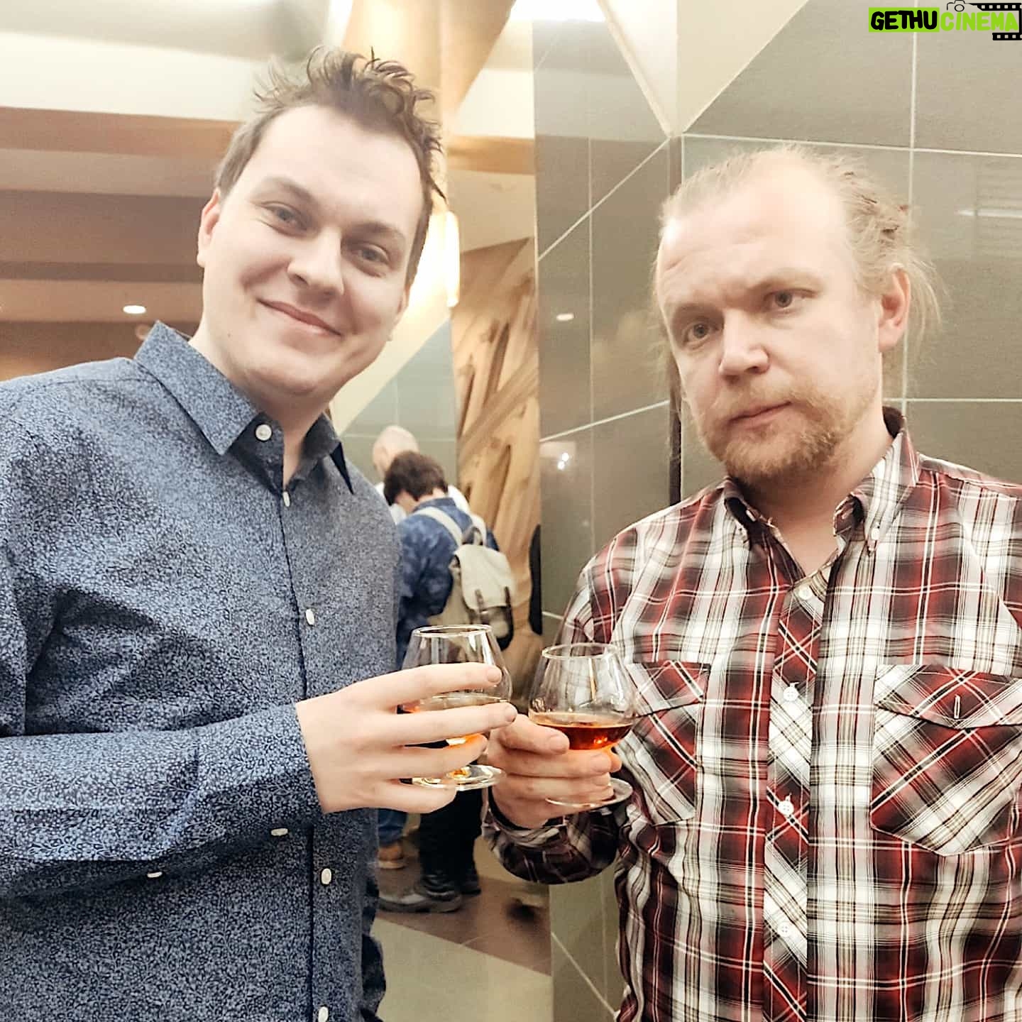 Yuriy Khovanskiy - 25.6K Likes - Светские беседы после "Жанны Д, Арк". Огромное спасибо всем, кто выступал вчера в "Колизее" - я замечательно провел время!