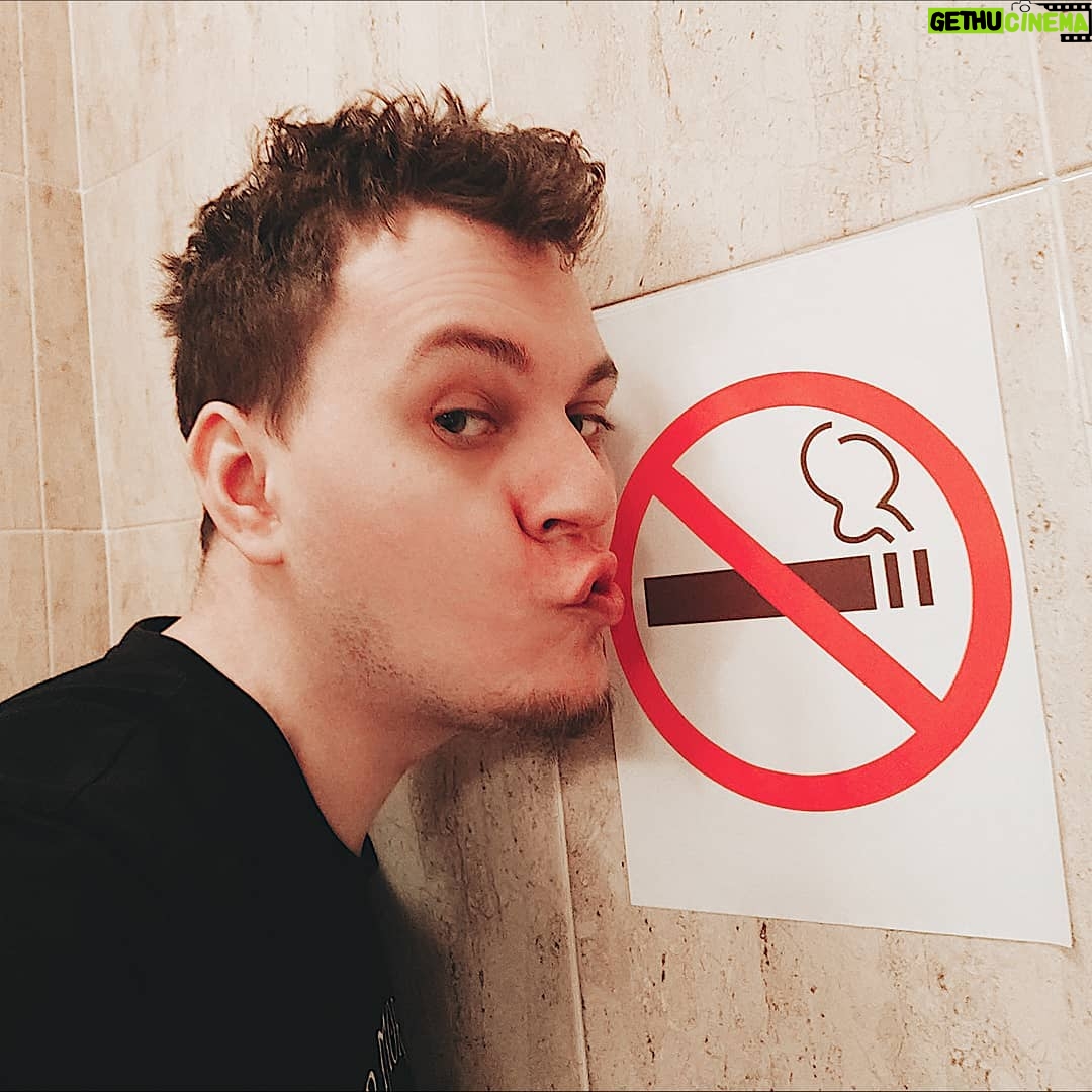 Yuriy Khovanskiy - 36.9K Likes - Я у мамы хулиган