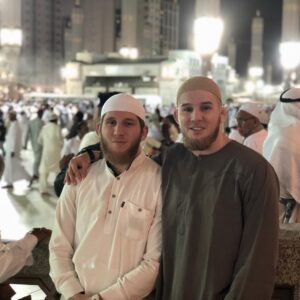 Yusuf Raisov Instagram - Soon come back InshaALLAH #Medina #umra
Самый лучший отдых который может быть, это время проведённое в поклонении АЛЛАХ1У вместе с братьями  @guseynov.60 @magomed_raisov #Yusuf