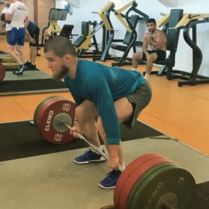 Yusuf Raisov Instagram - Работа над силовыми кондициями! #физика #взрывнаясила Настоящий профессионал в этой области @abdulla__idrisov #МашаАЛЛАХ1 #Dagestan #Chechnya #Azerbaijan #BAKU2019