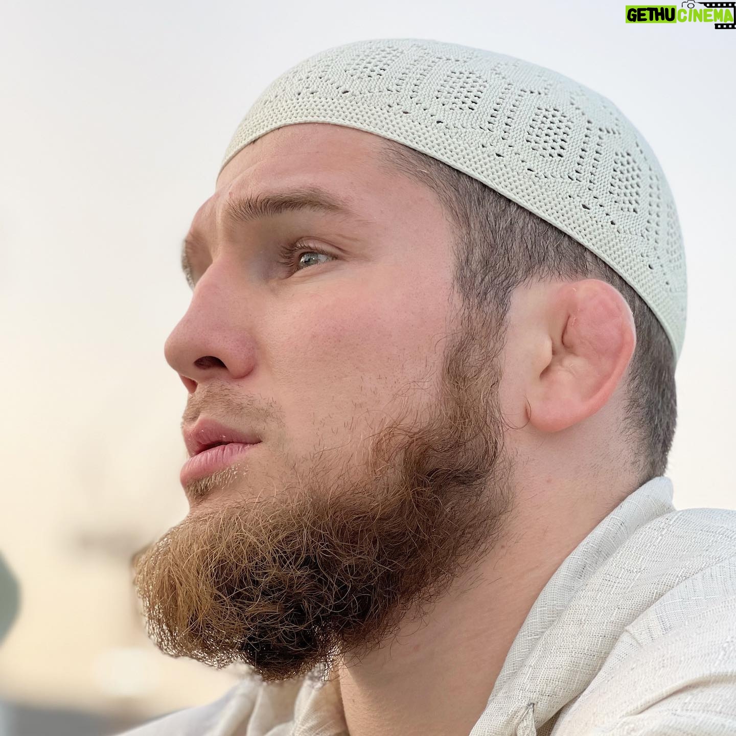 Yusuf Raisov - 59.4K Likes - Несколько часов до первого дня поста #2023
Пусть АЛЛАХ1 укрепит нас в совершении молитв, чтении Корана и в оставлении грехов которые мы совершали!
الله أكبر