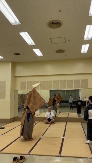 Yusuke Kamiji Instagram - お稽古
#藤原道綱 #My舞い
先生方いつもありがとうございます♪