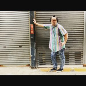 Yusuke Nishizawa Instagram - 岸です。この前なんや胃が痛なっててん、そしたらよしお師匠が胃薬くれてん。飲んだらすぐ治ったよ。よしお師匠ありがとうやで。
#胃薬
#怖い名前
#字体が怖い
#でもよく効く
#よしお師匠
#岸大介
#太秦の空き時間
#何してますのん