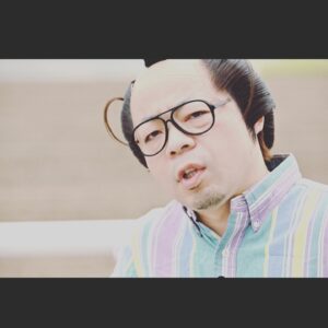 Yusuke Nishizawa Instagram - 岸です。ちょっと前に行ったユースケキャンプ。寒過ぎて死ぬ思たらしいよ。景色もいいやん。でも寒過ぎて死ぬ思たらしいよ。。
#ほんまに寒過ぎて
#また夜一瞬帰ろ思たて
#朝は水も凍ってたよ
#ふもとっぱら
#岸大介
#太秦の空き時間
#何してますのん