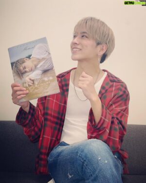 Yusuke Sato Instagram - 皆さんのおかげで
無事２枚目の写真集「Moment」を
発売する事ができました✨✨

東京、名古屋、大阪での
イベントも本当に楽しかった、、

ありがとうございました😊🔥

感想もたくさん待ってるし
周りの人たちにも宣伝してくれると
めちゃくちゃ嬉しいです‼️

またイベントできないかな〜🤔✨

Thanks to all of you,Released my 2nd photo book"Moment".
For oversea fans, you can get it at "MD-SASS SHOP".
Please check it out.

Many messages sent from abroad make me happy.
I‘m going to post lots of nice content on Instagram and Twitter,Please continue to gime me your support.

Love you guys!

#Moment