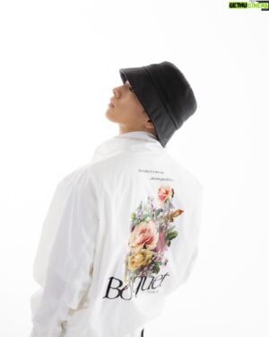 Yusuke Sato Instagram - おはよ☺︎

レジェンダの投稿だよー！
売り切れの服も出てるらしくて
めっちゃ嬉しいです👍✨

yusuke sato | LEGENDA Fall Campaign 2022

限定ポスタープレゼントキャンペーン‼︎

9月9日(水)～9月30日(金)の期間、店舗 or ECにてLEGENDA商品を税込5,000円以上
ご購入頂いた方の中から抽選で20名様に直筆サイン入りのB2サイズポスターをプレゼント。

LEGENDA "Limited Store"
東京都渋谷区神宮前4-28-16