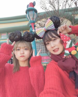 Yuuki Wakai Instagram - ディズニークリスマス🎄‎🤍
⁡
⁡
やっと！！40周年いけてハモカラ観れた！！
クラビもいい席で見れて！！幸せ！！
⁡
だいたいディズニー行く時は @akane_o8o 
⁡
いつもありがとう‎🤍
⁡
みんなも素敵なクリスマスイブを🎄
⁡
#ディズニークリスマス
#ディズニーランド
#merrychristmas