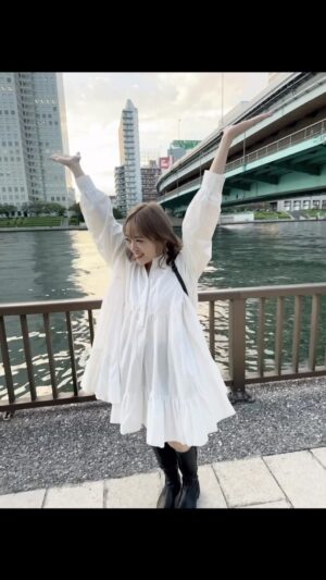 Yuuki Wakai Instagram - ひみちゃんが撮ってくれました📸
⁡
@himika_akaneya_official 
⁡
#隅田川散歩
#涼しかったー
#ブルーガール
#いっぱい聴いてね