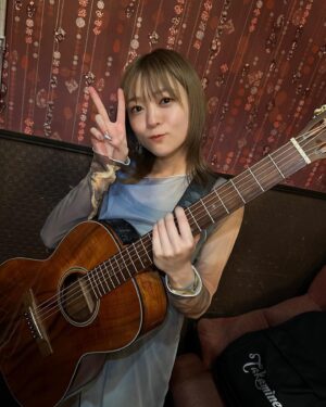 Yuuki Wakai Instagram - サカスプ、1年ぶりのアコギ1本勝負！笑
たっくさんの方に歌聴いてもらえて幸せでした！💕
 
一緒に声出ししてくれたみんなもありがとーっ！！！
 
やはり名古屋は安心するなーーー🥰
 
そして、OPENRECにて弾き語りonline live決定しました🫶
 
▼6月公演
6月30日(金)20:00〜
▼7月公演
7月22日(土)19:00〜
アーカイブもあります！！
 
気軽に見に来てちょー！！！
 
#サカスプ #弾き語り #友希