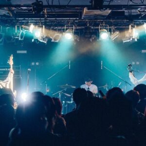 Yuuri Instagram - バンド組みました。

弱虫男爵です

Photo by @__tpwbo