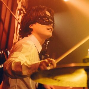 Yuuri Instagram - バンド組みました。

弱虫男爵です

Photo by @__tpwbo