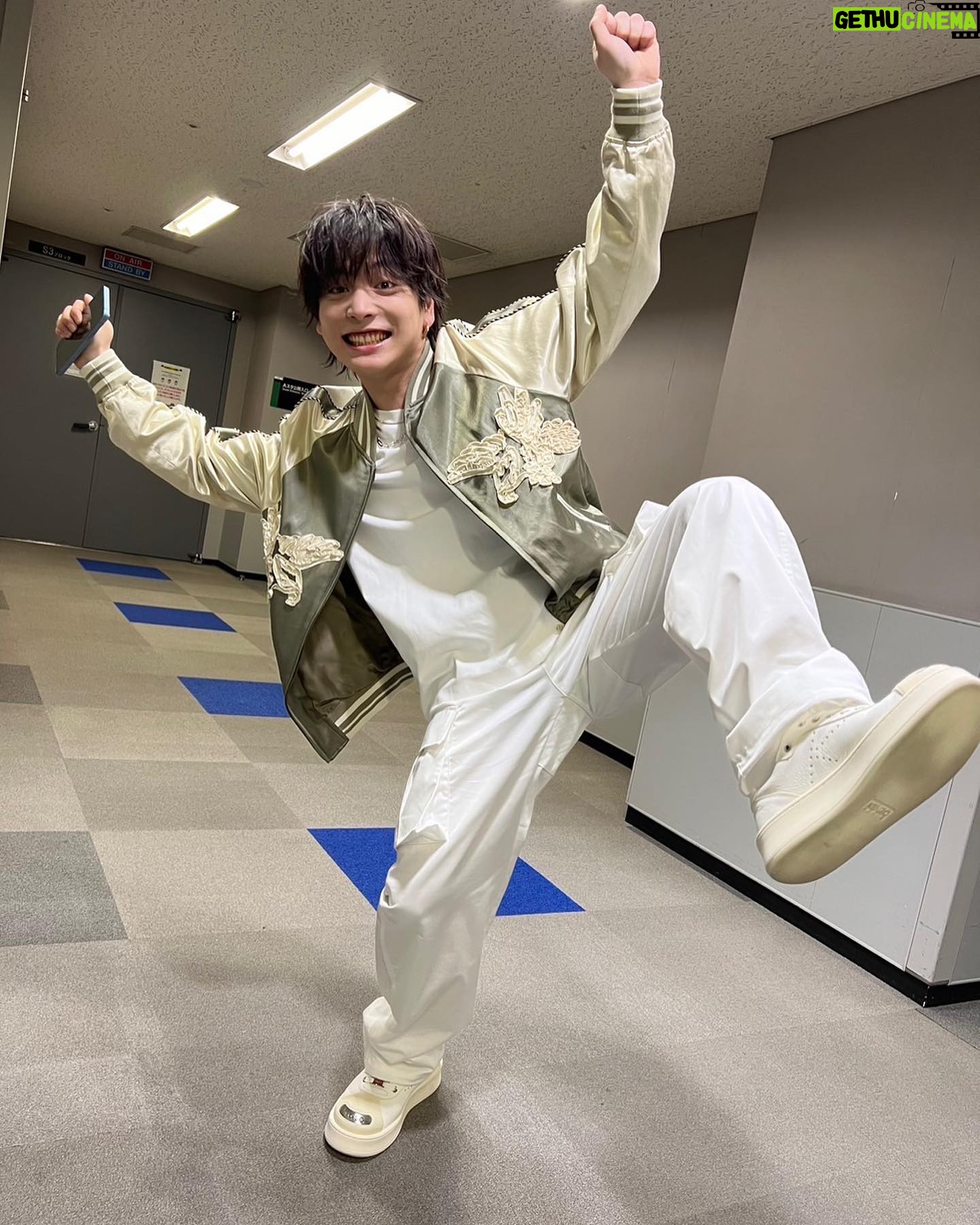 Yuuri - 69.5K Likes - CDTVライブ!ライブ!
見てくれたみんなありがとう🤘
ビリミリオンから恋人じゃなくなった日へ変身した僕です笑