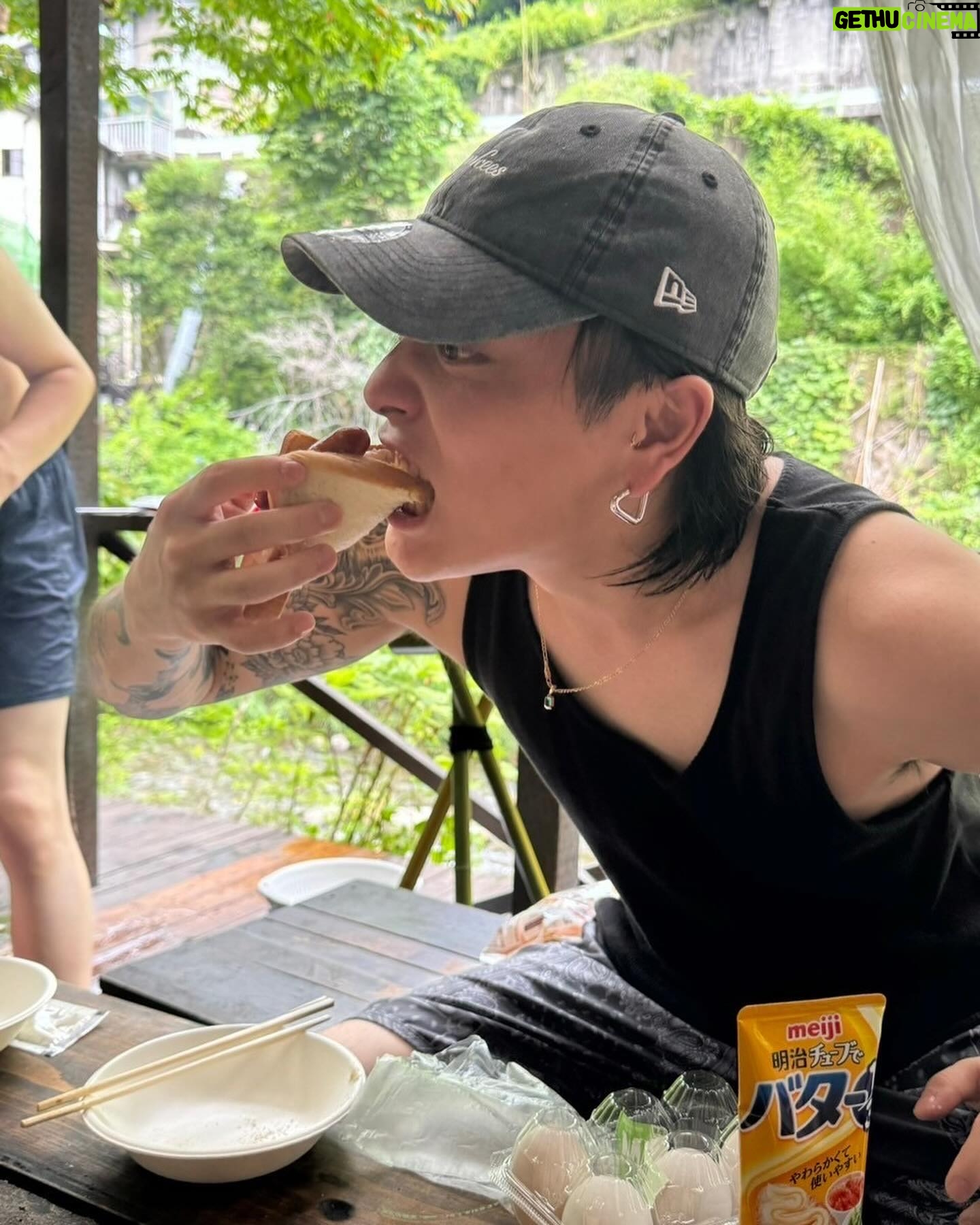 Yuuri - 50.3K Likes - 夏してきた。
川。
そして3枚目の写真の指さしてる足石にぶつけて怪我して死んでます。
カメラマン📷 カスタム @__juntleman__