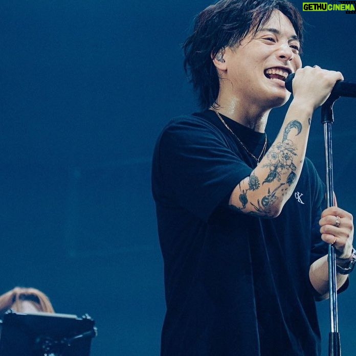 Yuuri - 39.5K Likes - COUNTDOWN JAPAN 23/24!
さいくぅ🤘🤘
みんな今年もありがとう!
来年もよろしくね!