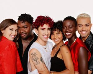 Yvonne MacInnis Instagram - So so so proud of this one ☝🏼 for @onesize beauty 💗🌈♥️

Posted @withregram • @onesize #BEAUTYBLURBALM IS FOR EVERY𝗕ODY 🤗❤️⁣
⁣
Tag a 𝗕ESTIE to celebrate the power of love & acceptance for ALL self-expression ✨